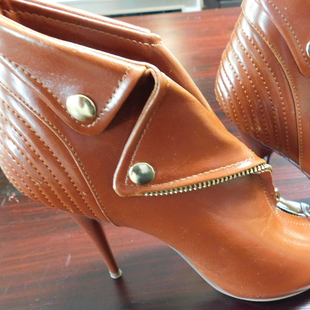 Michael Antonia Cognac Bootie